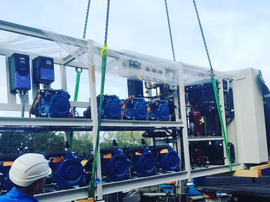 CO2 refrigeration system during crane installation