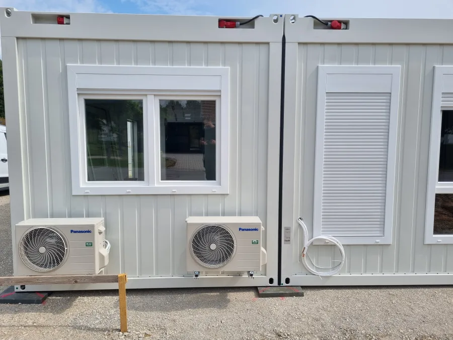 Monosplit system at a container