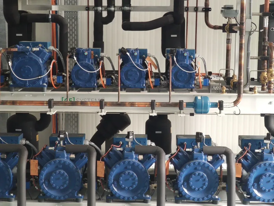 CO2 booster rack with compressors