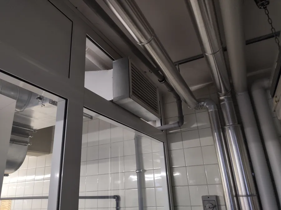 Airflow routing and coils in technical rooms