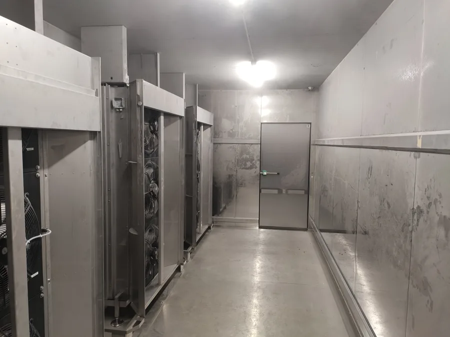 Shock freezer in operation